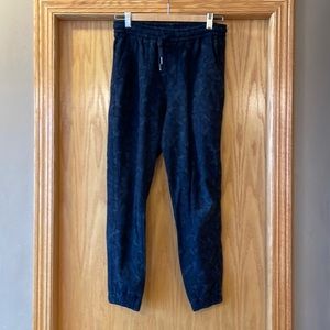 COPY - Athleta Farallon Jogger size 6